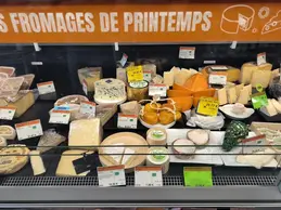 412-biocoop-autun-bio-fromage-coupe.webp