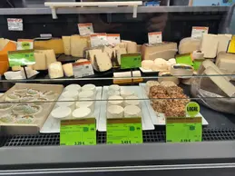 412-biocoop-autun-bio-fromage-local-coupe.webp