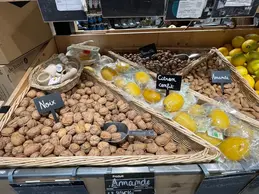 412-biocoop-autun-fruit-noix-saison-bio-locaux.webp