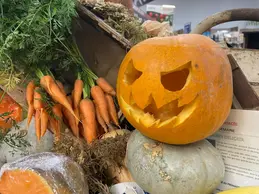 412-biocoop-autun-legume-saison-bio-locaux-carotte-halloween.webp