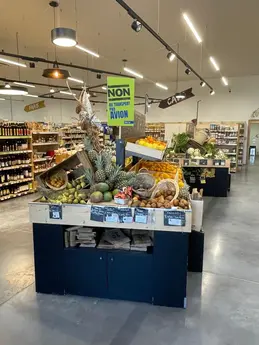 412-biocoop-autun-legume-saison-bio-locaux-fruit-ananas-1.webp